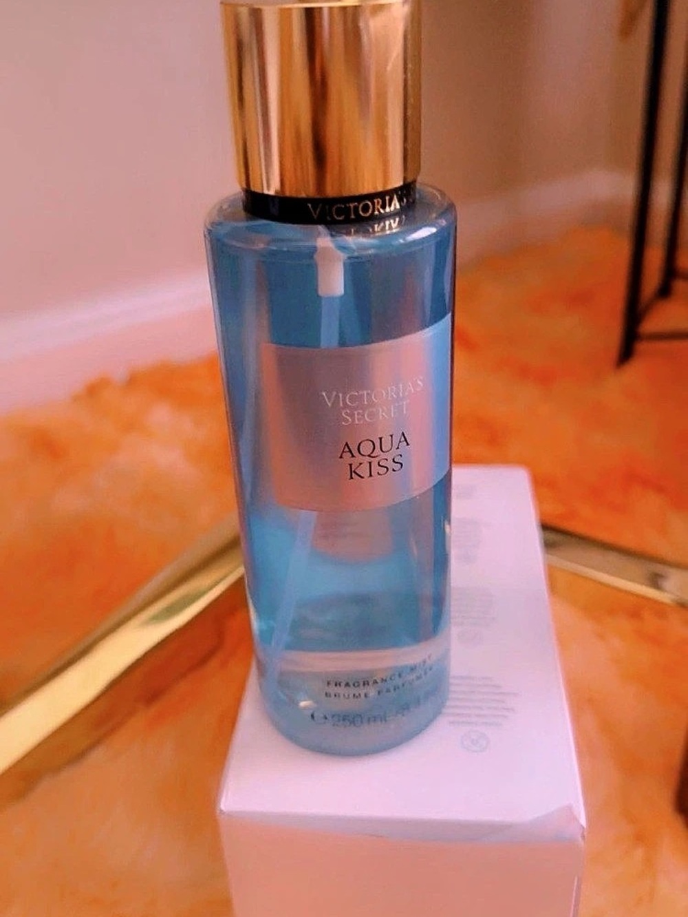 Victoria's Secret Aqua Kiss Body Mist in Blue NWT